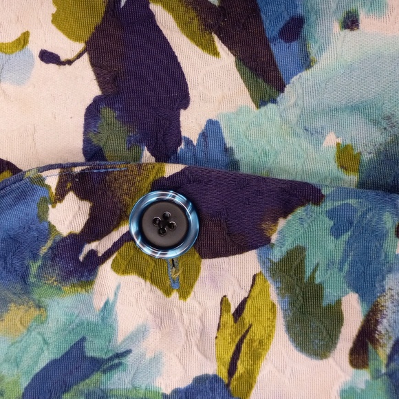 Dressbarn woman Blues,Greens, and White,Floral,3/4 Length Sleeve,1 Button Blazer - Picture 8 of 10